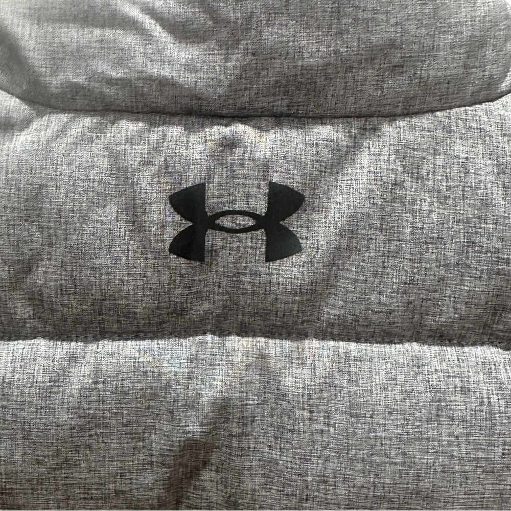 Under Armour ColdGear Puffer Vest Gray Youth Medium YMD Loose Fit with Pockets - Picture 4 of 11